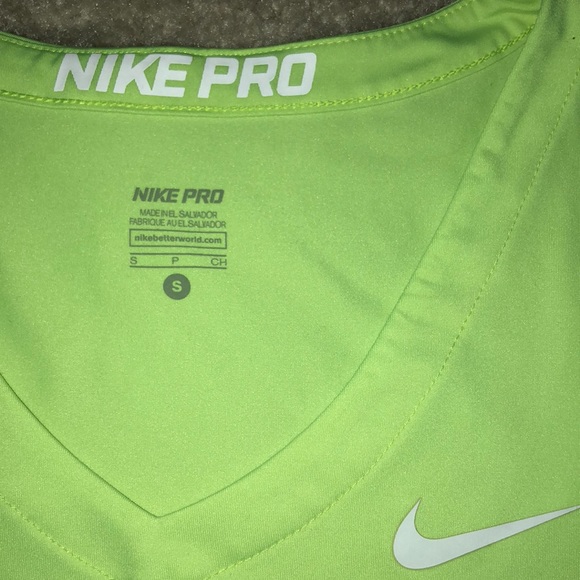 Brand new Nike shirt - Picture 2 of 3